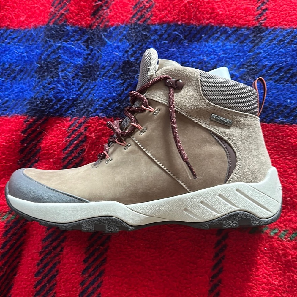 Brand new never worn Rockport XCS Hiking Boots
